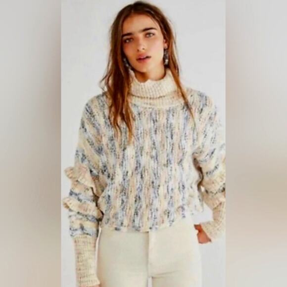 Free People Chunky Sweater M Burst your Bubble Cropped Ruffle Sleeve Turtleneck - Picture 6 of 14